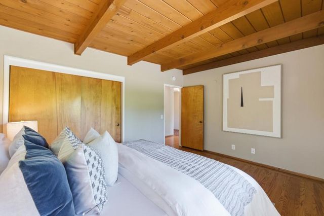 221 W Floresta Way, Portola Valley, CA 94028
