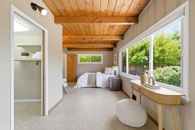 221 W Floresta Way, Portola Valley, CA 94028