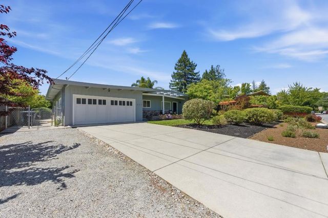 221 W Floresta Way, Portola Valley, CA 94028