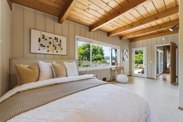 221 W Floresta Way, Portola Valley, CA 94028