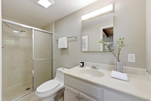 221 W Floresta Way, Portola Valley, CA 94028