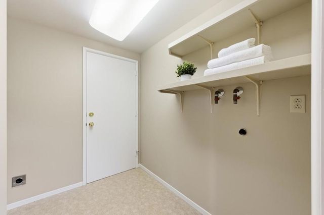 221 W Floresta Way, Portola Valley, CA 94028