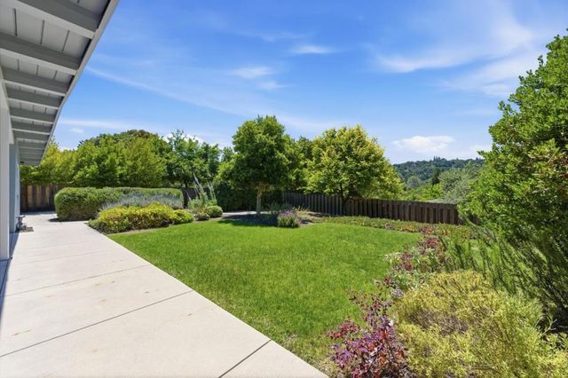 221 W Floresta Way, Portola Valley, CA 94028