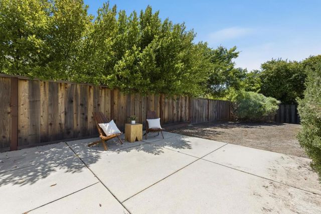 221 W Floresta Way, Portola Valley, CA 94028
