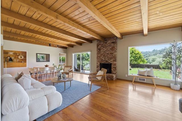 221 W Floresta Way, Portola Valley, CA 94028