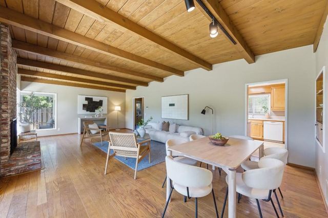 221 W Floresta Way, Portola Valley, CA 94028