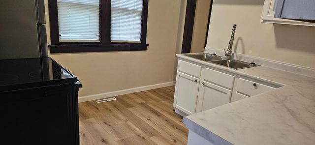 889 6th Street E, Saint Paul, MN 55106