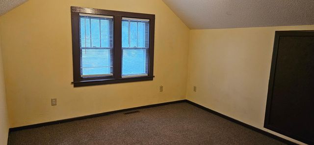 889 6th Street E, Saint Paul, MN 55106