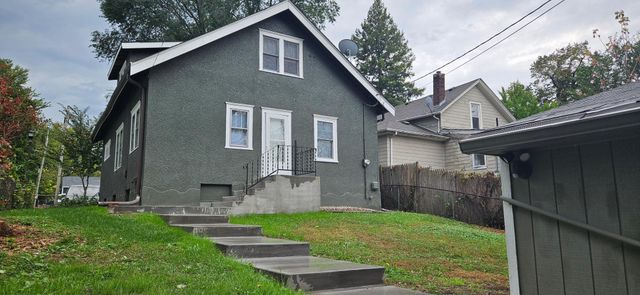 889 6th Street E, Saint Paul, MN 55106