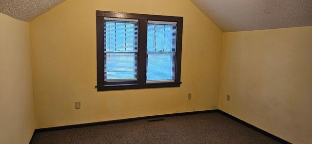 889 6th Street E, Saint Paul, MN 55106