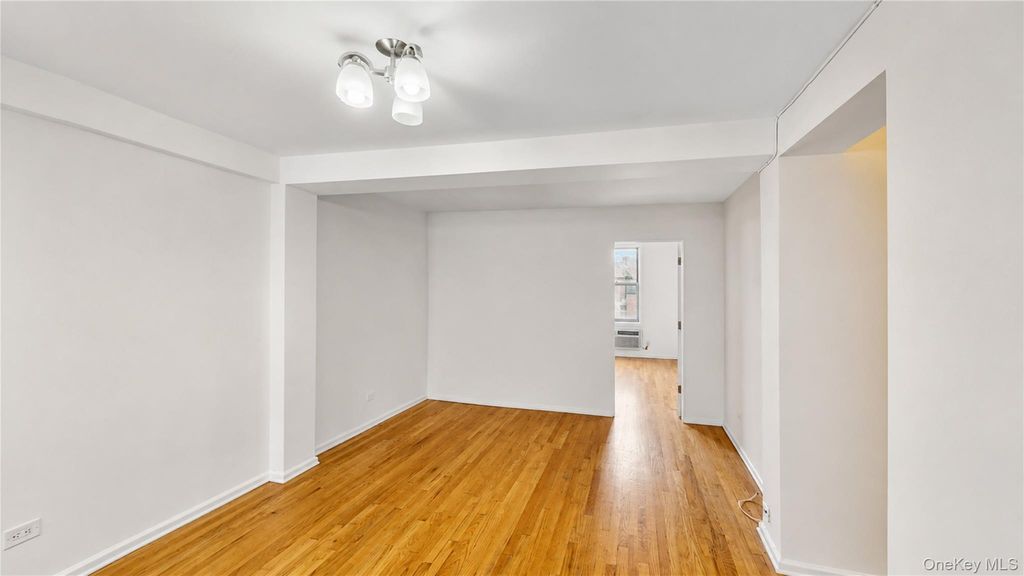 60-11 Broadway 3L, Woodside, NY 11377 — exterior