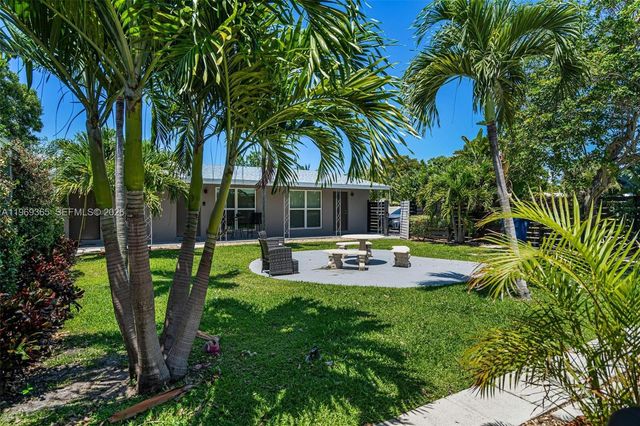 2201 NE 14th Ave, Wilton Manors, FL 33305