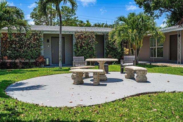 2201 NE 14th Ave, Wilton Manors, FL 33305