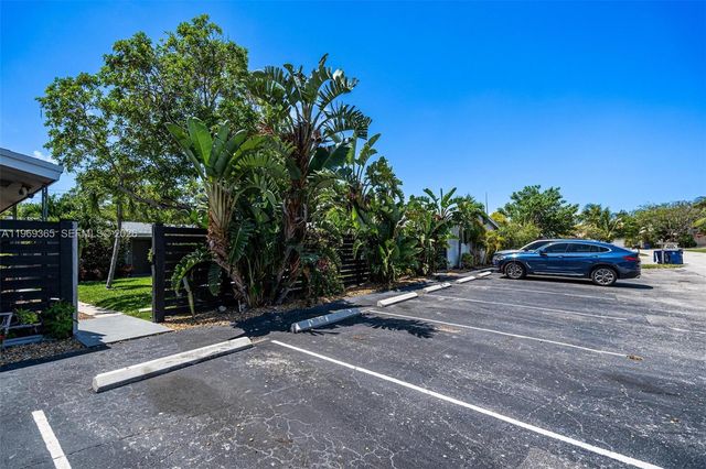 2201 NE 14th Ave, Wilton Manors, FL 33305