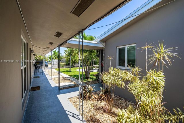 2201 NE 14th Ave, Wilton Manors, FL 33305