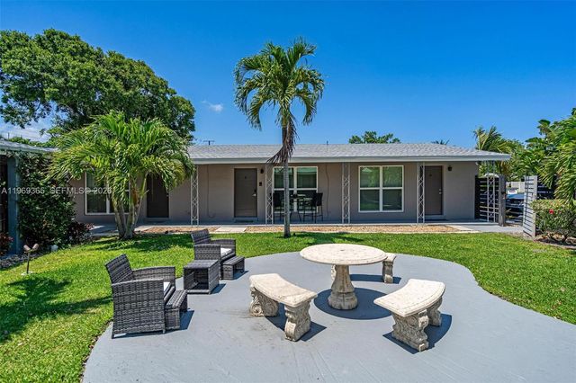 2201 NE 14th Ave, Wilton Manors, FL 33305