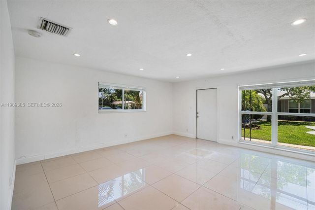 2201 NE 14th Ave, Wilton Manors, FL 33305