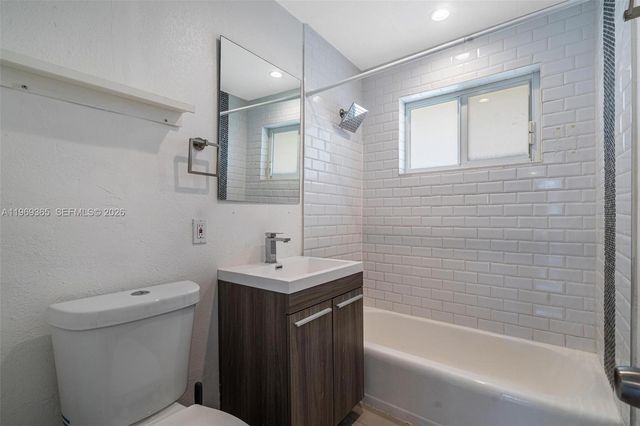 2201 NE 14th Ave, Wilton Manors, FL 33305