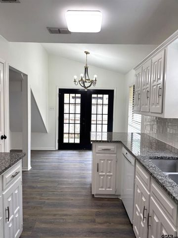 5821 Hollytree Drive, Tyler, TX 75703