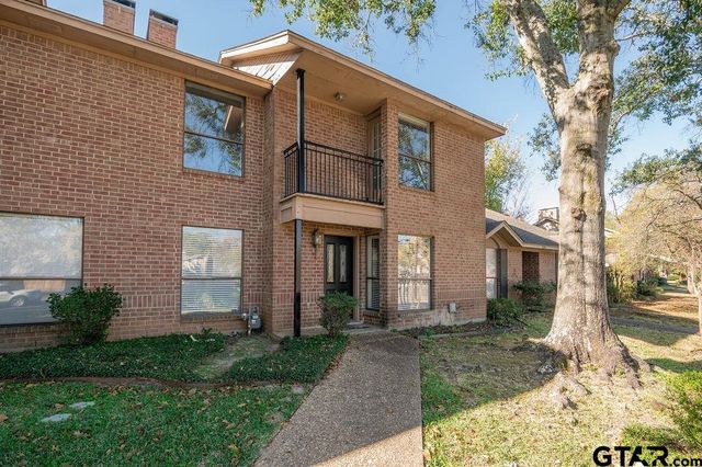5821 Hollytree Drive, Tyler, TX 75703