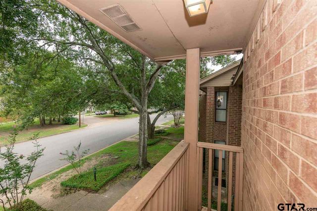 5821 Hollytree Drive, Tyler, TX 75703
