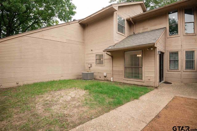 5821 Hollytree Drive, Tyler, TX 75703