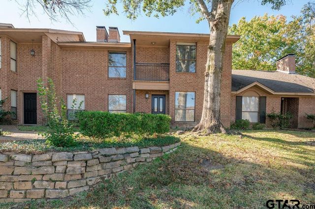 5821 Hollytree Drive, Tyler, TX 75703