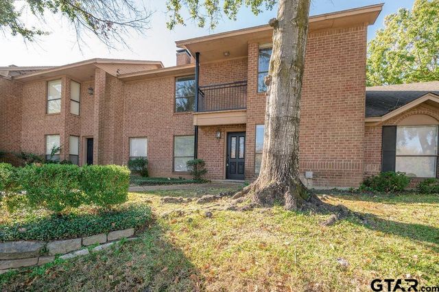 5821 Hollytree Drive, Tyler, TX 75703