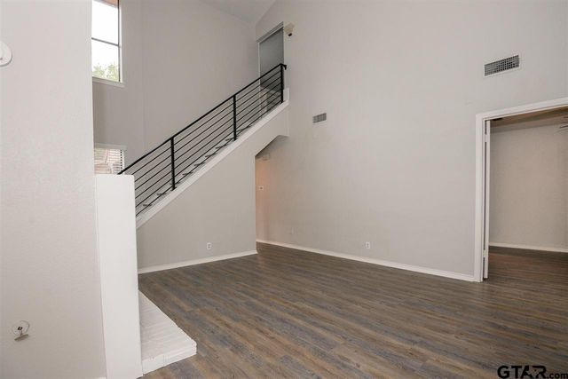 5821 Hollytree Drive, Tyler, TX 75703