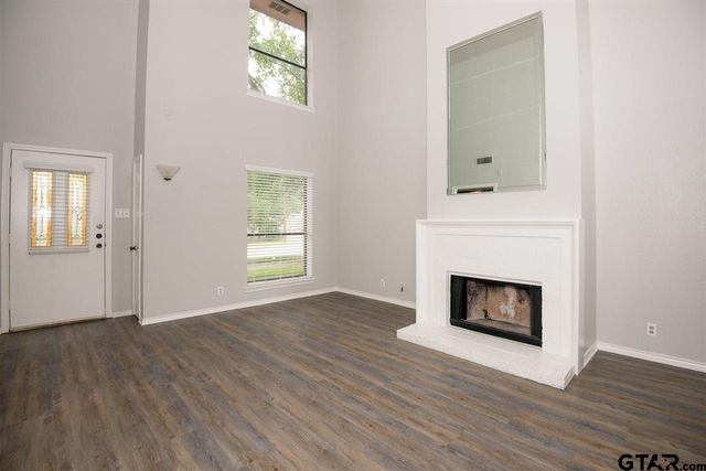 5821 Hollytree Drive, Tyler, TX 75703