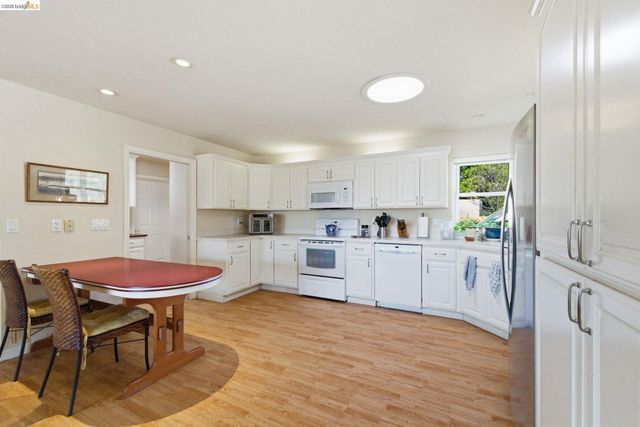 138 Steffen Ln, Sonora, CA 95370