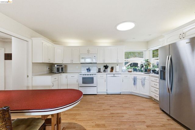 138 Steffen Ln, Sonora, CA 95370