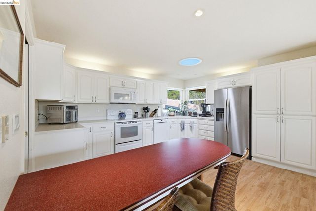 138 Steffen Ln, Sonora, CA 95370