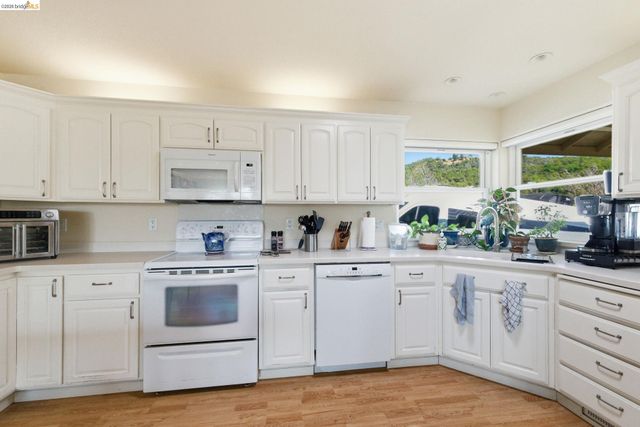 138 Steffen Ln, Sonora, CA 95370