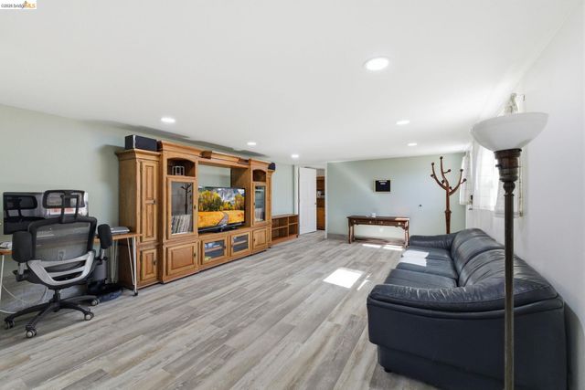 138 Steffen Ln, Sonora, CA 95370