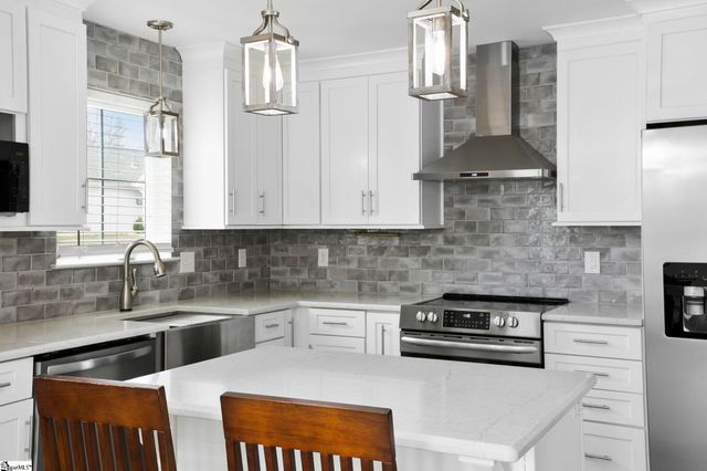 7 Lawrence Ward Court, Fountain Inn, SC 29644