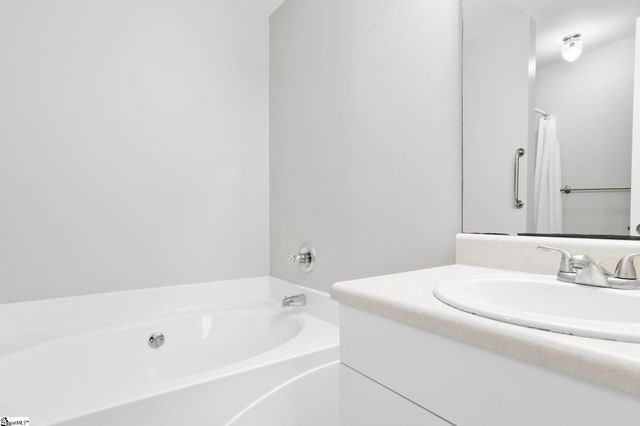 7 Lawrence Ward Court, Fountain Inn, SC 29644