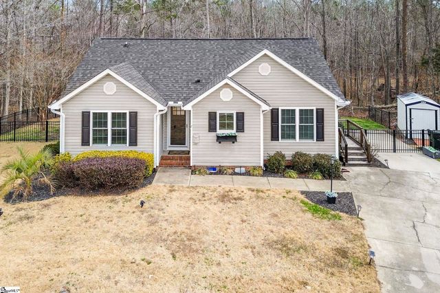 7 Lawrence Ward Court, Fountain Inn, SC 29644