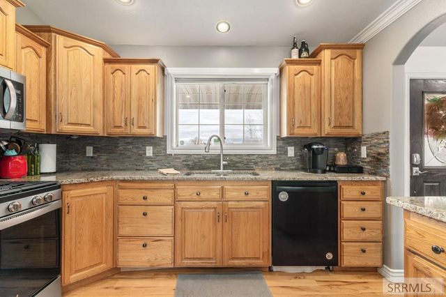 22 N 725 W, Blackfoot, ID 83221