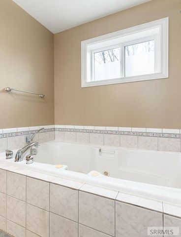 22 N 725 W, Blackfoot, ID 83221