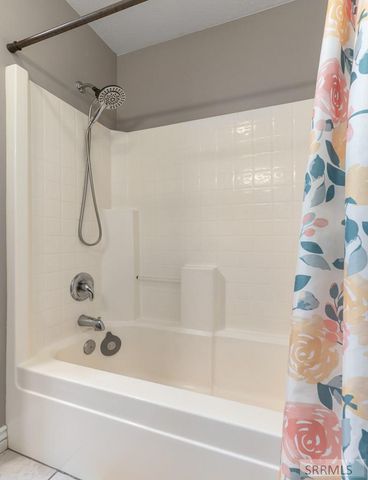 22 N 725 W, Blackfoot, ID 83221