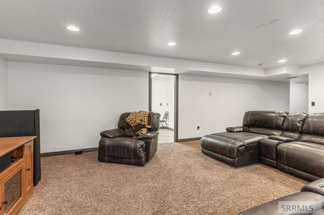 22 N 725 W, Blackfoot, ID 83221