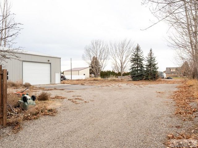 22 N 725 W, Blackfoot, ID 83221