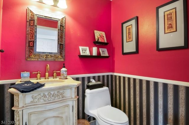 4 Birdseye Circle, Wayne Twp., NJ 07470