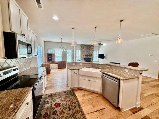 1494 Land Grove Drive, Kernersville, NC 27284