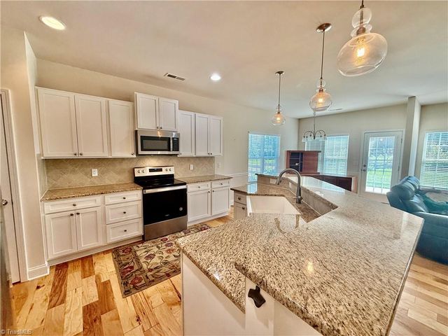 1494 Land Grove Drive, Kernersville, NC 27284