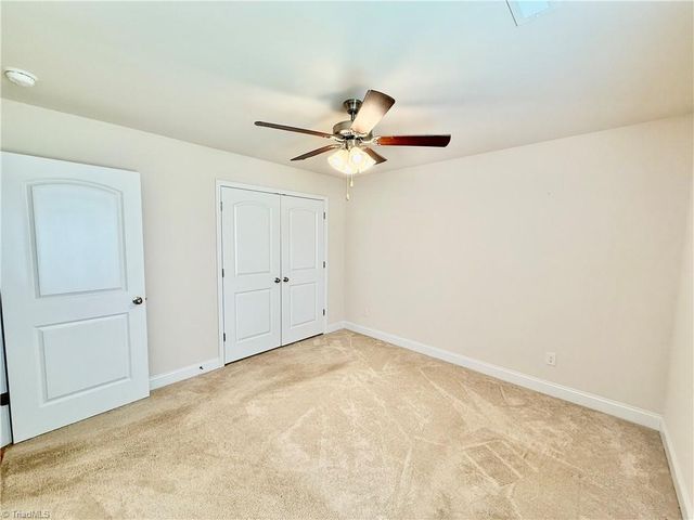 1494 Land Grove Drive, Kernersville, NC 27284