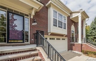 758 Sandalwood Drive, Troy, MI 48085