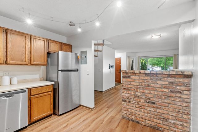 2260 Ridge Drive 12, Saint Louis Park, MN 55416