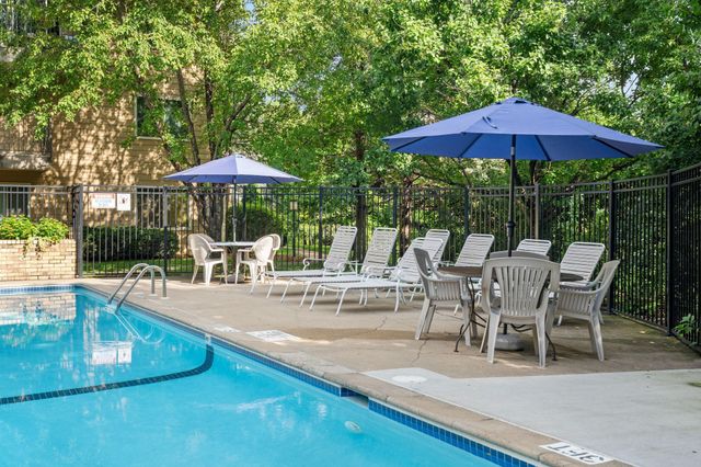 2260 Ridge Drive 12, Saint Louis Park, MN 55416